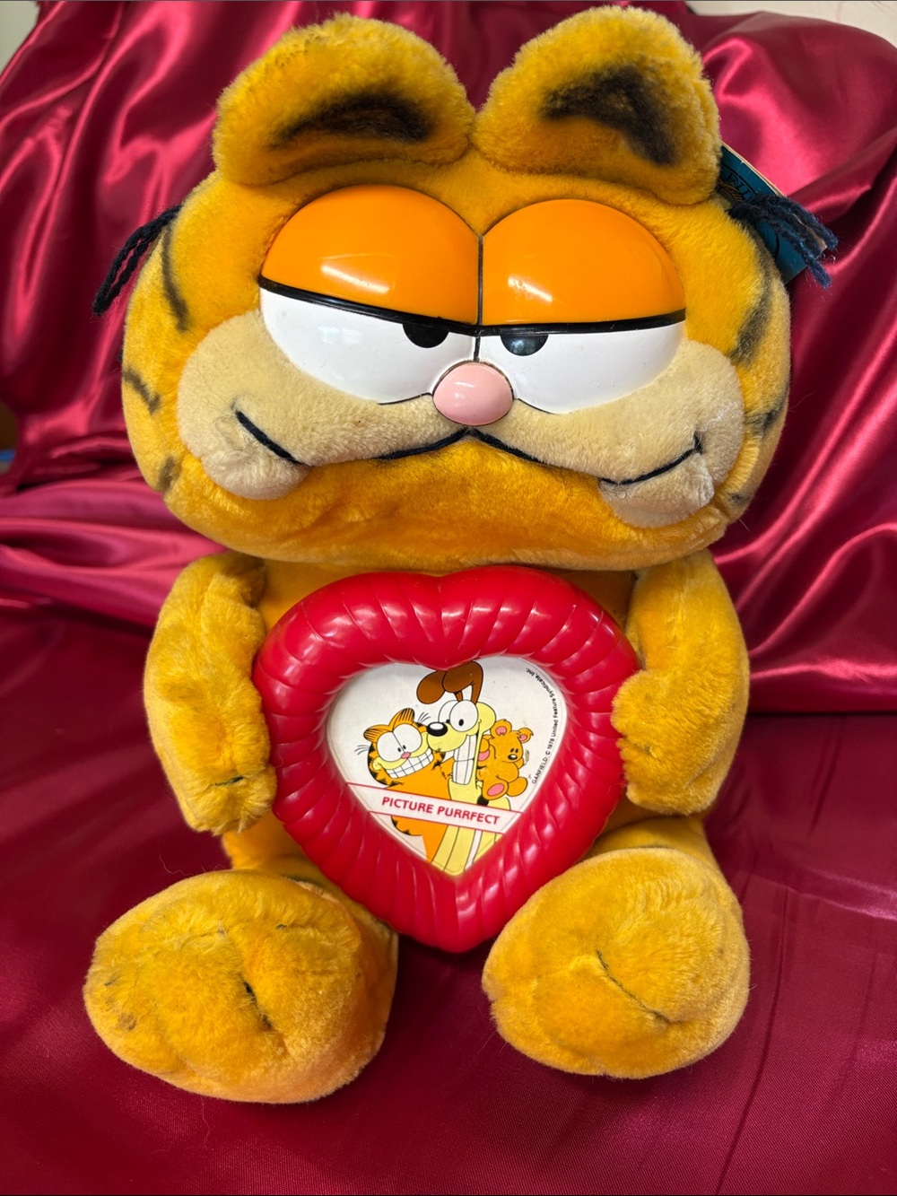 1980’s Garfield Plush Holding Red Heart Frame